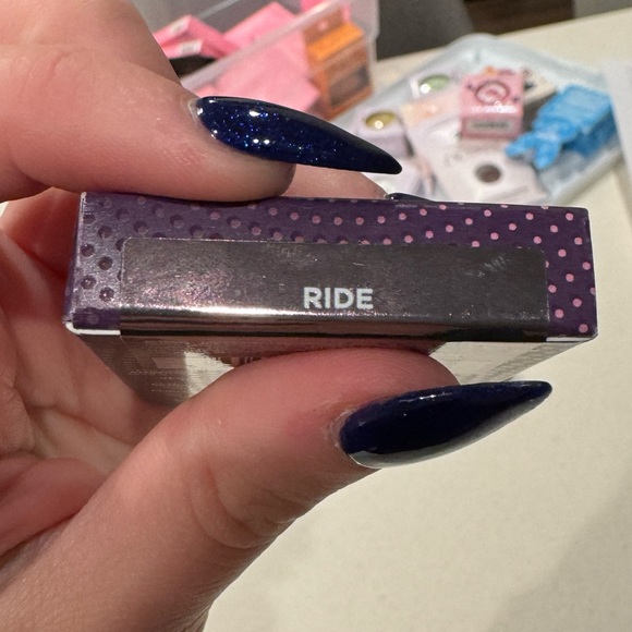 NEW Urban Decay Eyeshadow - Picture 2 of 2